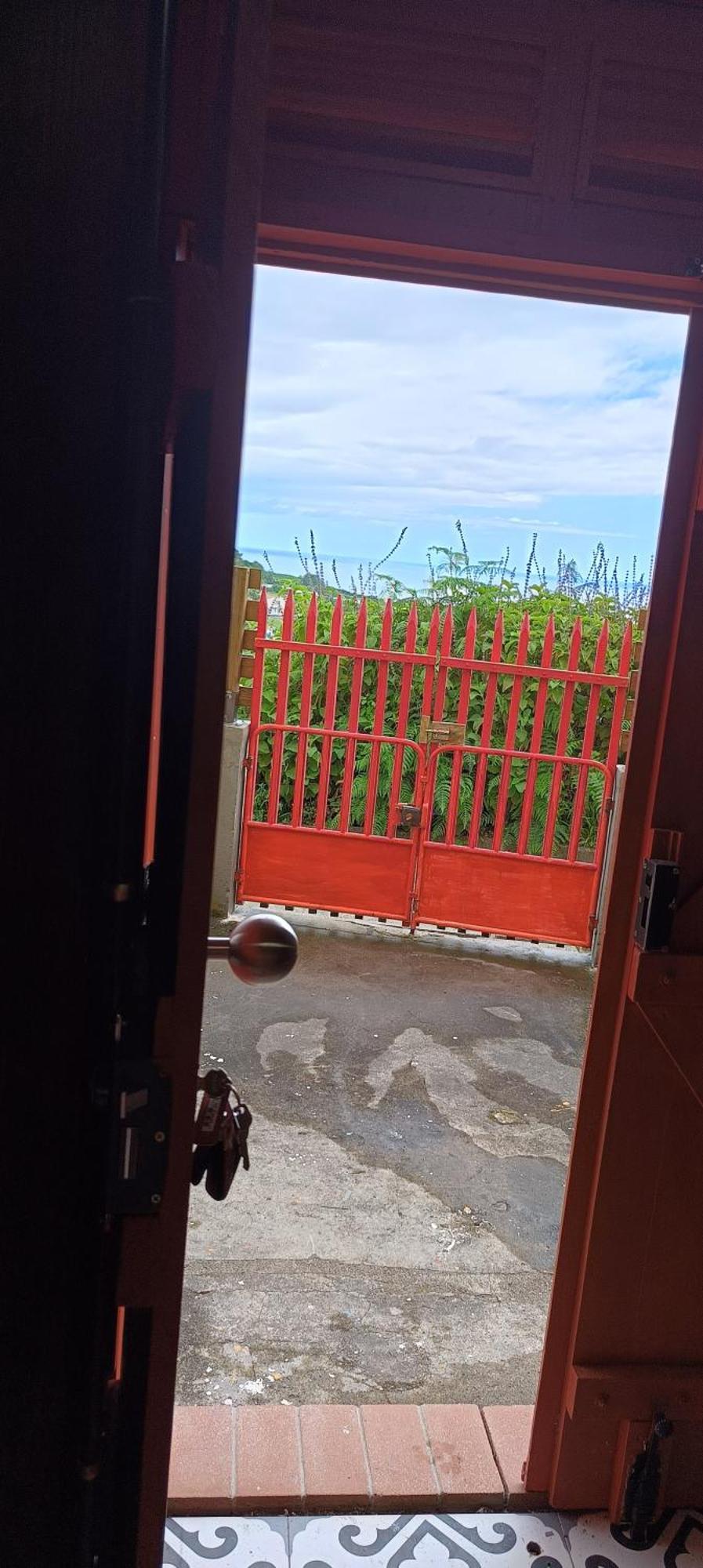 Um Quarto Da Casa Do Monte Vila Franca do Campo Luaran gambar